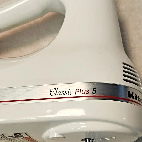 KitchenAid Hand Mixer KHM5TBWH 5-Speed Classic Plus (White) Works Great! - Picture 2 of 7